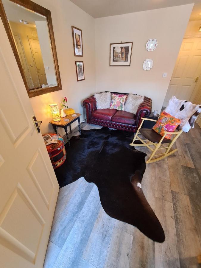 The Shambles By Spires Accommodation A Boho Styled Place To Stay Just 3 Miles From Birches Valley Visitors Centre Cannock Chase รูจลีย์ ภายนอก รูปภาพ