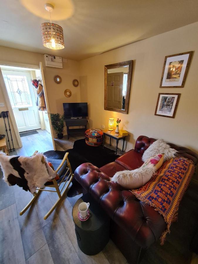 The Shambles By Spires Accommodation A Boho Styled Place To Stay Just 3 Miles From Birches Valley Visitors Centre Cannock Chase รูจลีย์ ภายนอก รูปภาพ