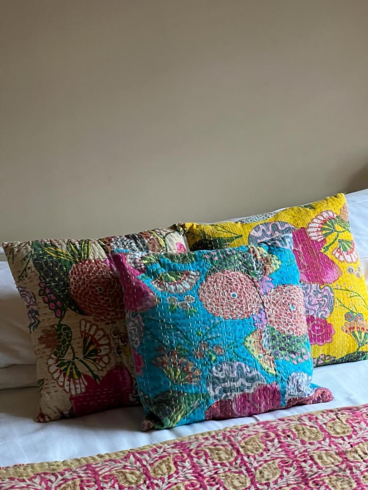 The Shambles By Spires Accommodation A Boho Styled Place To Stay Just 3 Miles From Birches Valley Visitors Centre Cannock Chase รูจลีย์ ภายนอก รูปภาพ